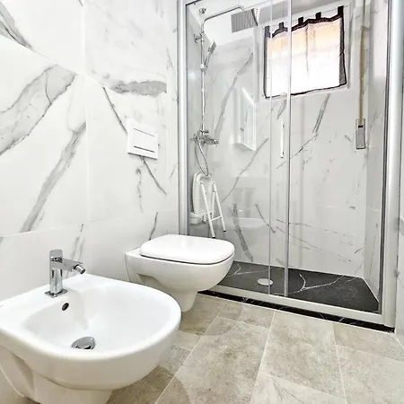 Cozy With Free Parking And Garden Space Apartment *