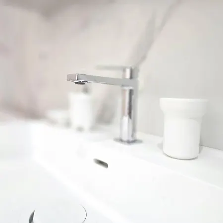 Apartment Cozy With Free Parking And Garden Space *