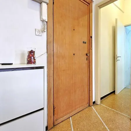 Cozy With Free Parking And Garden Space Apartment